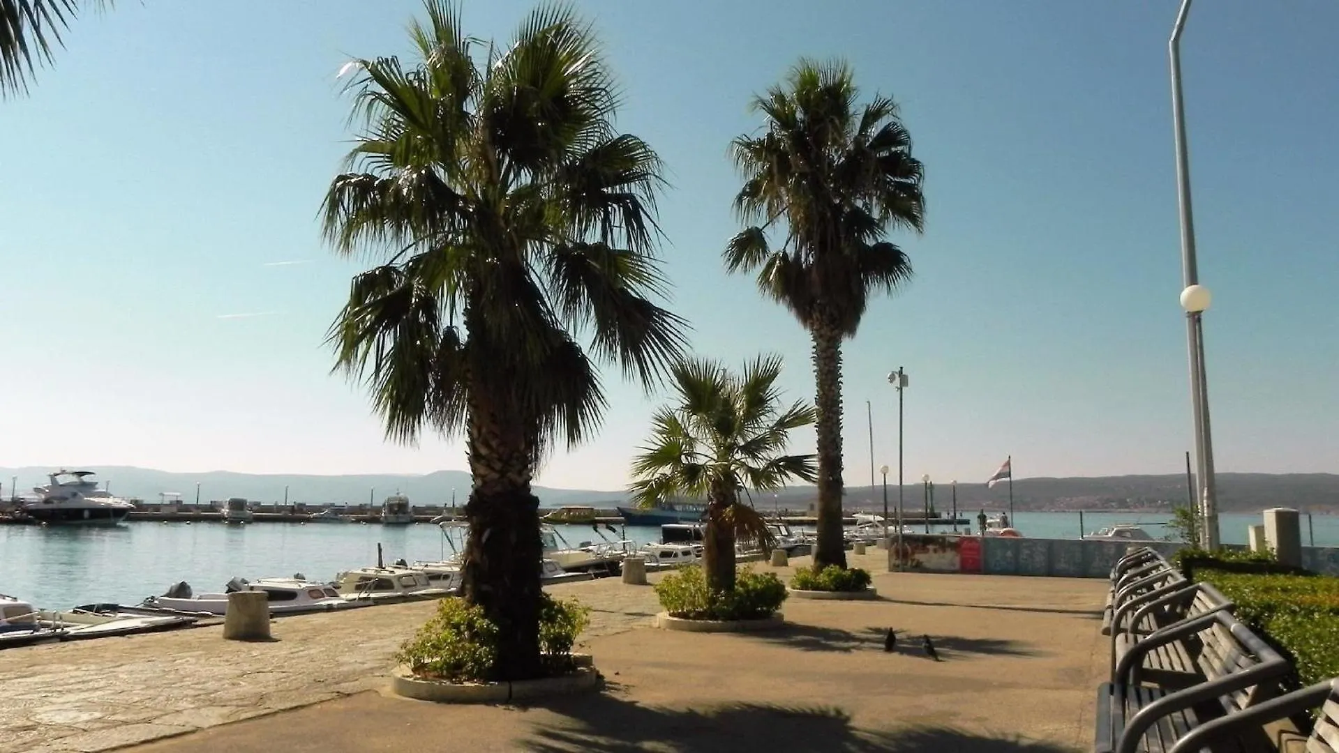 Komfortable Ferienwohnung In Crikvenica Mit Grill, Terrasse Und Garten 0*,  Croatia